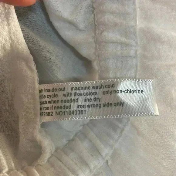 Pretty Fashion Bug Women’s Large White Embellished Sleeveless Semi Sheer Top - Picture 8 of 8